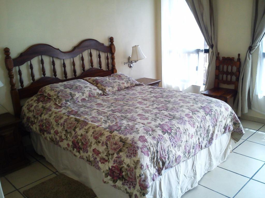 Hotel Los Balcones Parras de la Fuente Buitenkant foto
